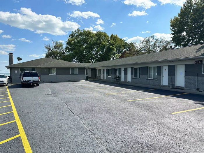Lakeview Motel (OYO Hotel Lakeview) - Real Estate Photos (newer photo)